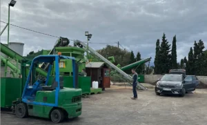 déchargement et pesée des olives